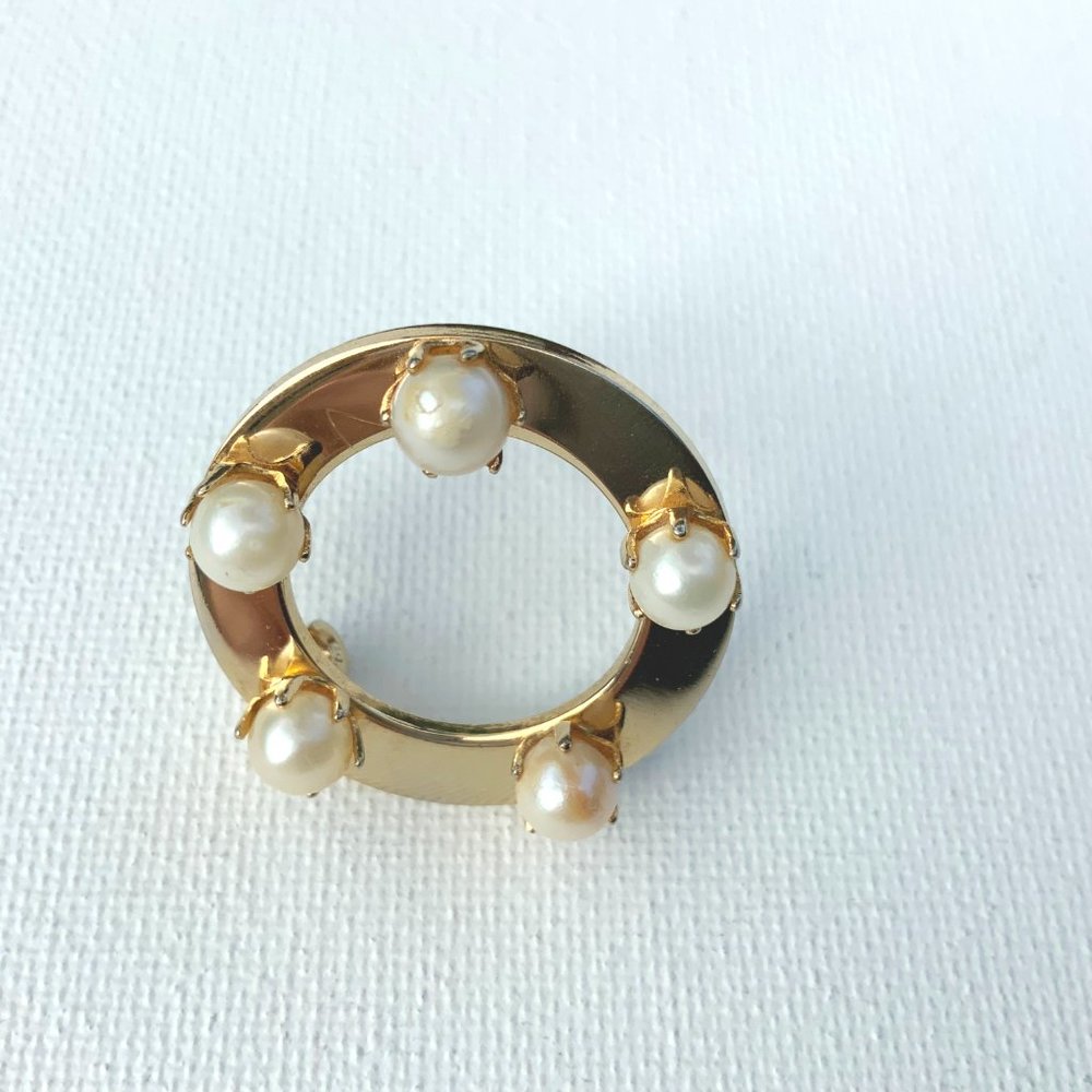 Modernist Goldtone Open Circle Cultured Pearles Pin Brooch - Picture 11 of 16